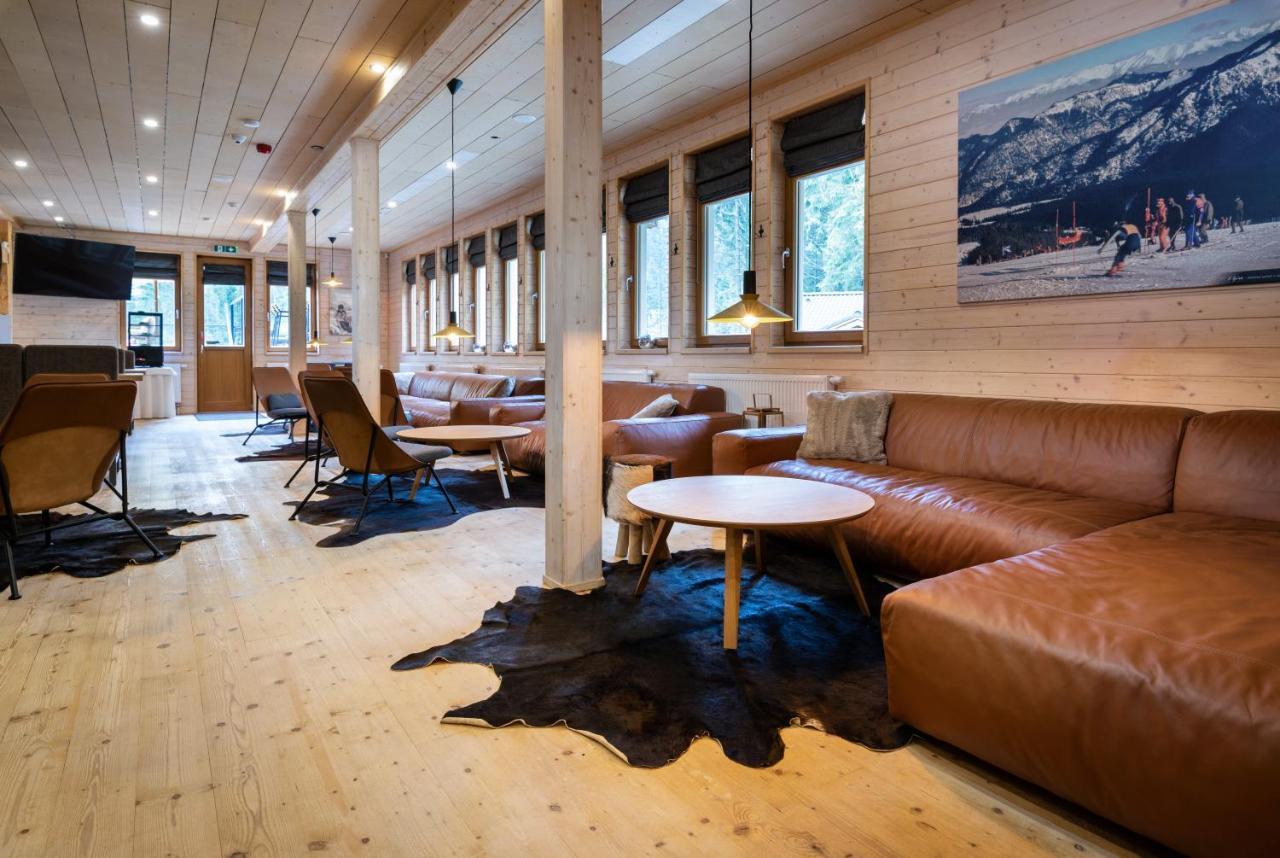 Hotel Bjoernson Jasna & Bjoernson Tree Houses デマノブスカ・ドリーナ エクステリア 写真