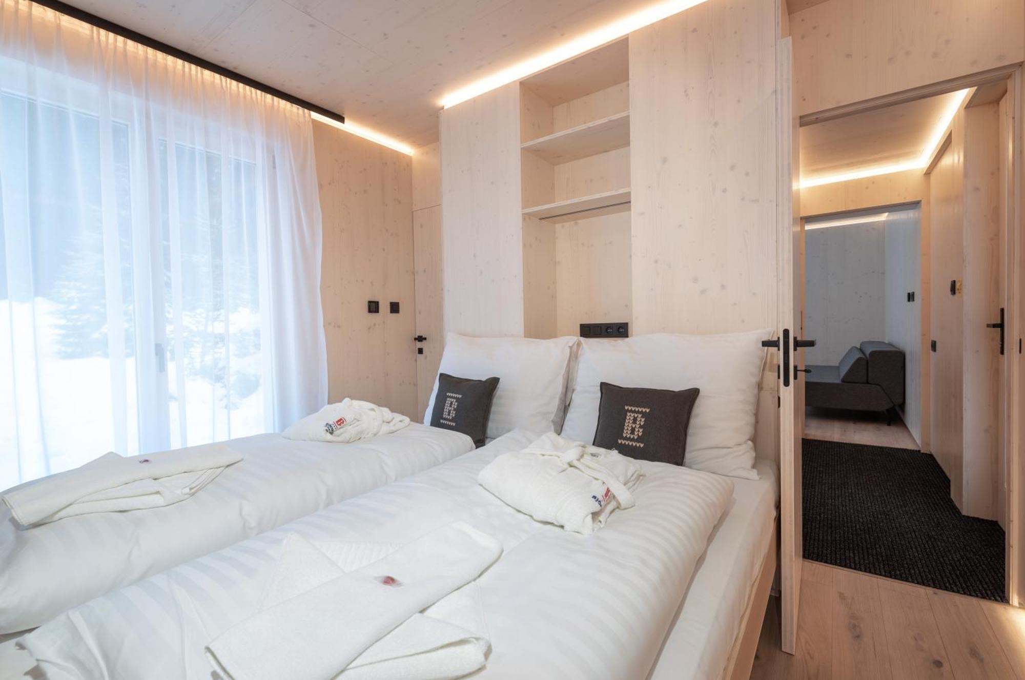 Hotel Bjoernson Jasna & Bjoernson Tree Houses デマノブスカ・ドリーナ エクステリア 写真